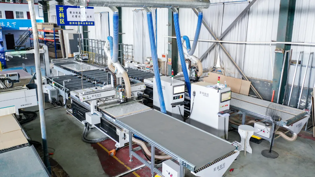 Typer EXCITECH WOODWORKING CNC-skjæremaskin.